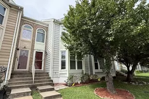 21881 Shallow Rock Sq, Sterling, VA 20164 - Photo 2