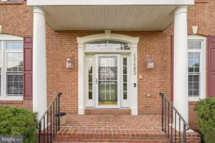 43483 Savoy Woods Ct, Chantilly, VA 20152 - Photo 4