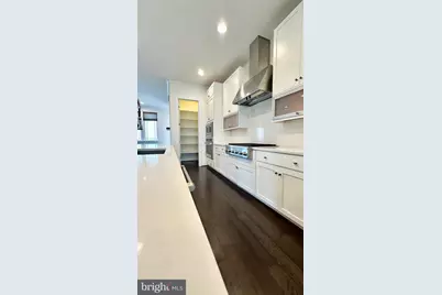 20265 Oak Bluff Drive, Ashburn, VA 20147 - Photo 10