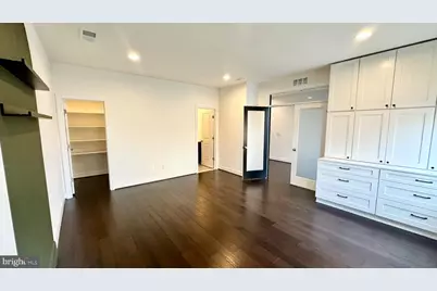 20265 Oak Bluff Drive, Ashburn, VA 20147 - Photo 6