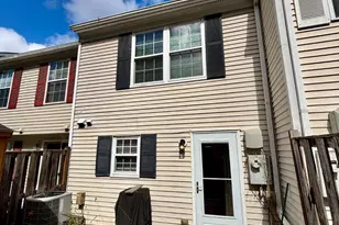 45 Quincy Ct, Sterling, VA 20165 - Photo 2
