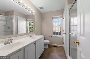 21768 Tottenham Hale Ct, Sterling, VA 20166 - Photo 14