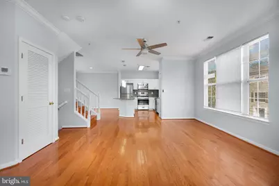21800 Dragons Green Square, Ashburn, VA 20147 - Photo 10