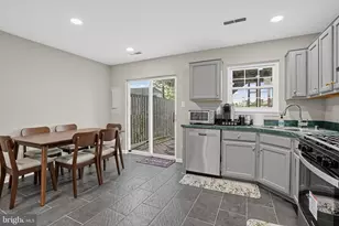 43030 Demerrit St, Chantilly, VA 20152 - Photo 12
