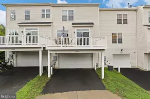 25097 Croxley Green Square, Aldie, VA 20105 - Photo 16