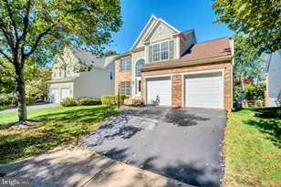 46800 Trailwood Pl, Sterling, VA 20165 - Photo 2