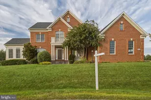 40420 Diggins Ct, Leesburg, VA 20175 - Photo 2
