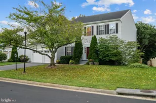43848 Glenhazel Dr, Ashburn, VA 20147 - Photo 2