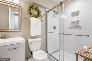 43848 Glenhazel Dr, Ashburn, VA 20147 - Photo 34