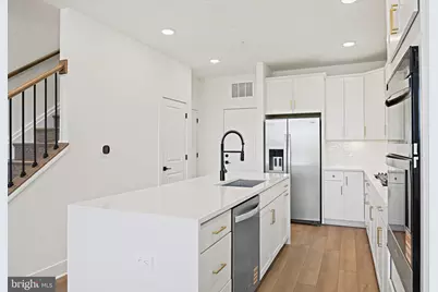 20064 Coral Wind Terrace, Ashburn, VA 20147 - Photo 2