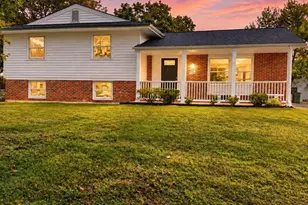 726 N Watford Ct, Sterling, VA 20164 - Photo 1