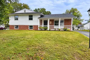 726 N Watford Ct, Sterling, VA 20164 - Photo 2