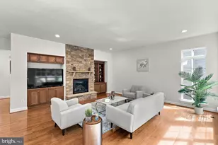 42755 Chatelain Cir, Brambleton, VA 20148 - Photo 22
