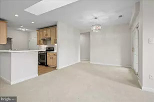 25300 Lake Mist Square, Chantilly, VA 20152 - Photo 18
