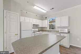 21844 Kelsey Square, Ashburn, VA 20147 - Photo 8