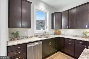 44642 Petersham Dr, Ashburn, VA 20147 - Photo 12