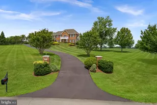 16544 Goldencrest Cir, Purcellville, VA 20132 - Photo 2