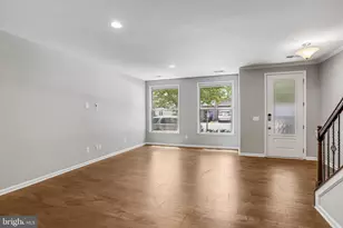 42274 Hampton Woods Terrace, Ashburn, VA 20148 - Photo 4