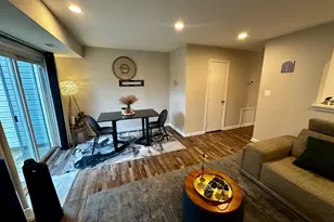 21704 Calamary Cir, Sterling, VA 20164 - Photo 8