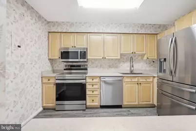 19385 Cypress Ridge Terrace #604, Leesburg, VA 20176 - Photo 8