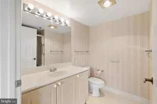 19385 Cypress Ridge Terrace, Leesburg, VA 20176 - Photo 20