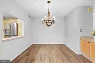 19385 Cypress Ridge Terrace, Leesburg, VA 20176 - Photo 6