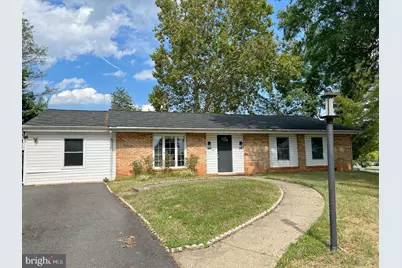 100 Amhurst Place, Sterling, VA 20164 - Photo 2