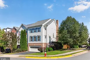 660 Burnside Terrace SE, Leesburg, VA 20175 - Photo 2