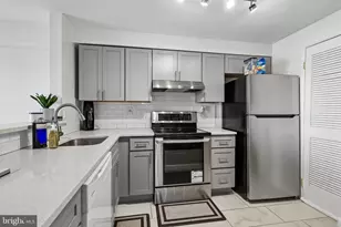 1006 Warwick Ct, Sterling, VA 20164 - Photo 14