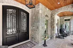 22563 Creighton Farms Dr, Leesburg, VA 20175 - Photo 2