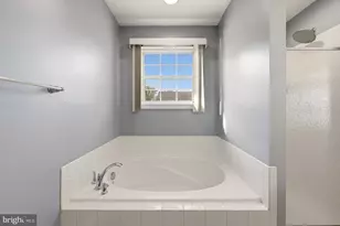 42939 Tippman Pl, Chantilly, VA 20152 - Photo 16