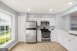 21140 Winding Brook Square, Ashburn, VA 20147 - Photo 6
