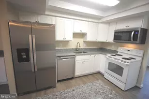 48 Monarch Dr, Sterling, VA 20164 - Photo 2
