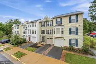 35872 Devon Park Square, Round Hill, VA 20141 - Photo 2