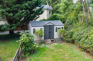 211 E G St, Purcellville, VA 20132 - Photo 12