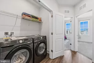 42145 Shining Star Sq, Brambleton, VA 20148 - Photo 28
