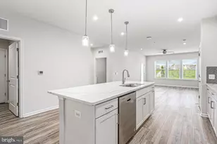21894 Hawksbill High Cir, Sterling, VA 20164 - Photo 8