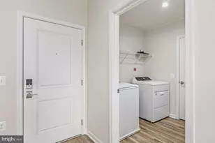 21894 Hawksbill High Cir, Sterling, VA 20164 - Photo 22