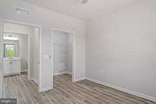 21894 Hawksbill High Cir, Sterling, VA 20164 - Photo 20