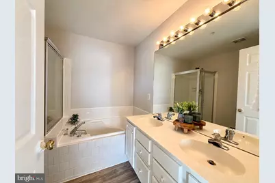 46924 Courtyard Square #301, Sterling, VA 20164 - Photo 18