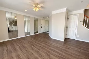 46924 Courtyard Sq, Sterling, VA 20164 - Photo 4