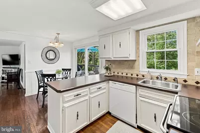 1205 Bradfield Drive SW, Leesburg, VA 20175 - Photo 10