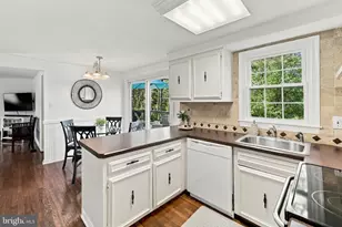 1205 Bradfield Dr SW, Leesburg, VA 20175 - Photo 10