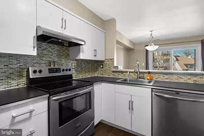 1043 Warwick Court, Sterling, VA 20164 - Photo 2