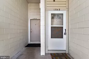 1043 Warwick Ct, Sterling, VA 20164 - Photo 24