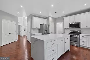 25289 Talent St, Chantilly, VA 20152 - Photo 16