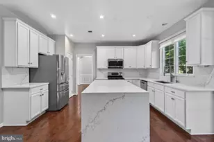 25289 Talent St, Chantilly, VA 20152 - Photo 8