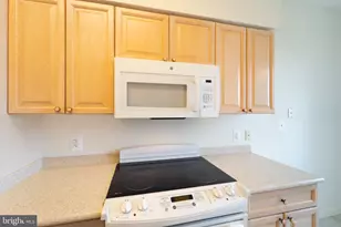 19355 Cypress Ridge Terrace, Leesburg, VA 20176 - Photo 28