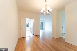 19355 Cypress Ridge Terrace, Leesburg, VA 20176 - Photo 24