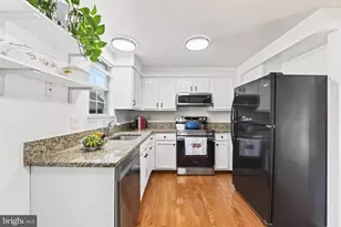 11 Wyatt Ct, Sterling, VA 20165 - Photo 10